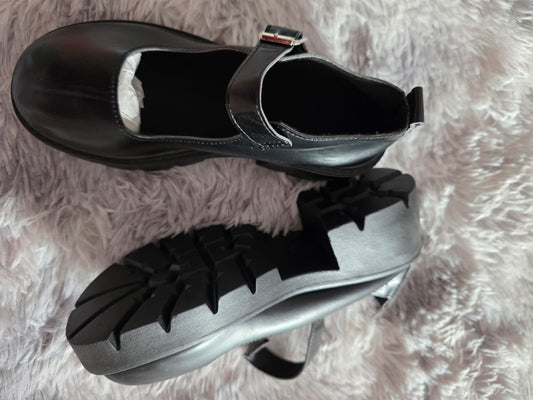 (Calzado) Zapatos Tipo Bailarina Negra Con Suela Chunky